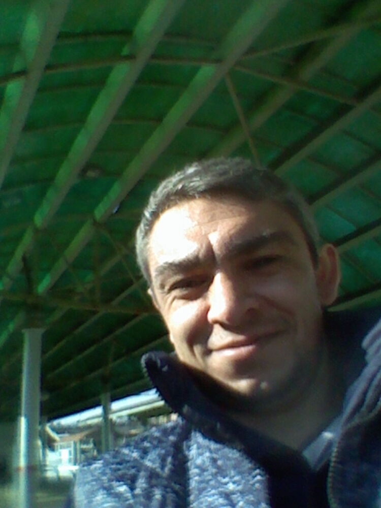  9317329  Vahe, 44 ,    