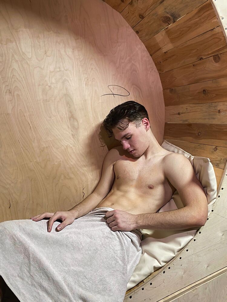  27581559  , 24 ,    -