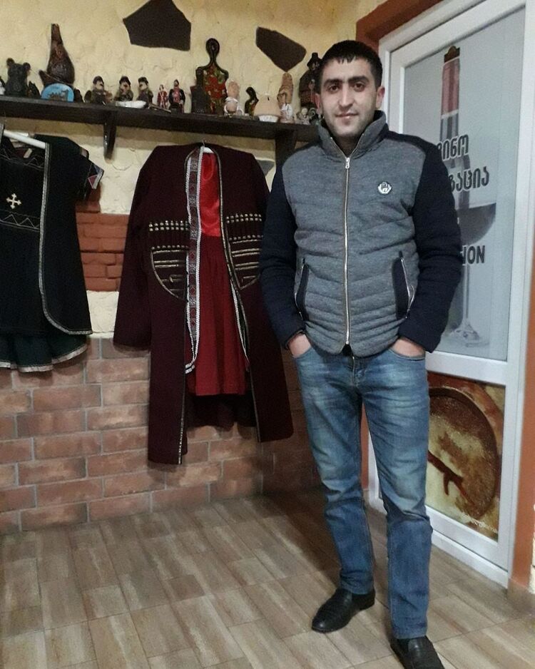  19323469  Sevak, 33 ,    