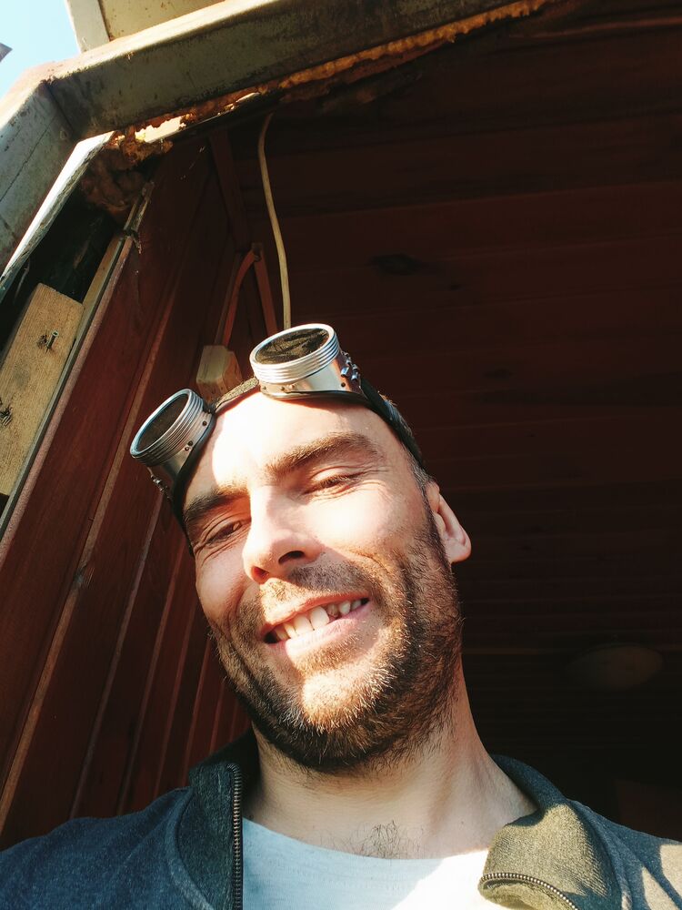  42730799  , 37 ,    