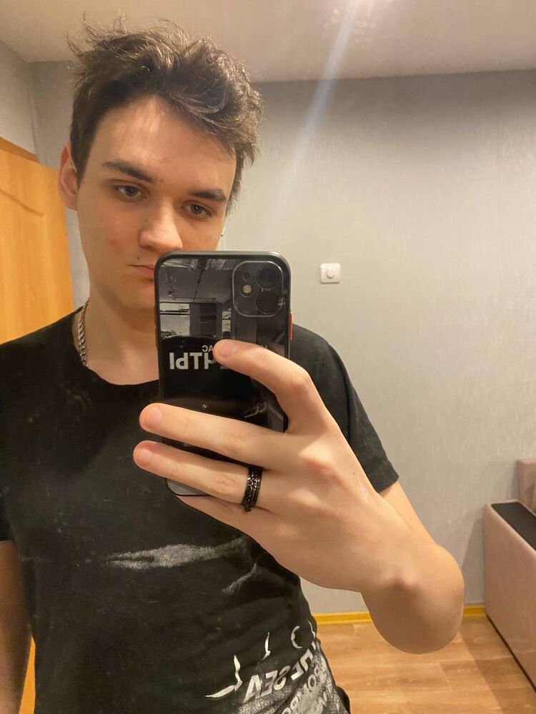  53386819  Ivan, 18 ,    