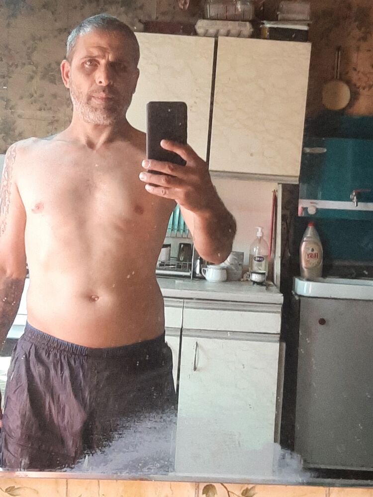  28523029  Artem, 49 ,    -