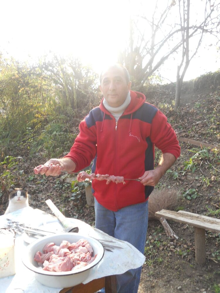  8608619  Ramazi, 62 ,    