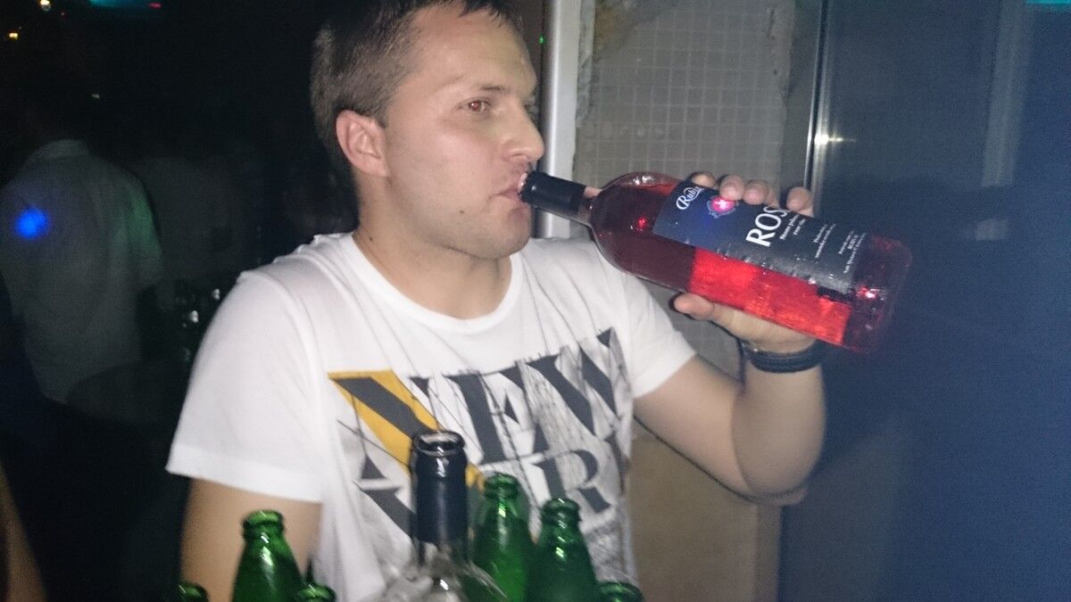  4853319  Bojan, 41 ,    