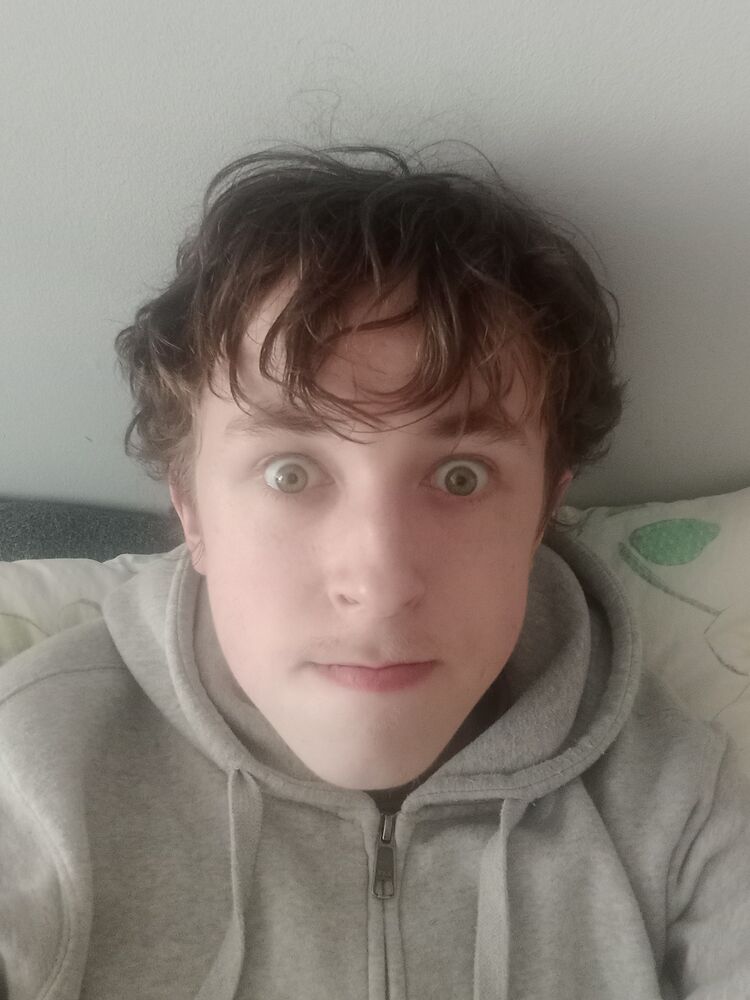  ,   Ilja, 19 ,   ,   