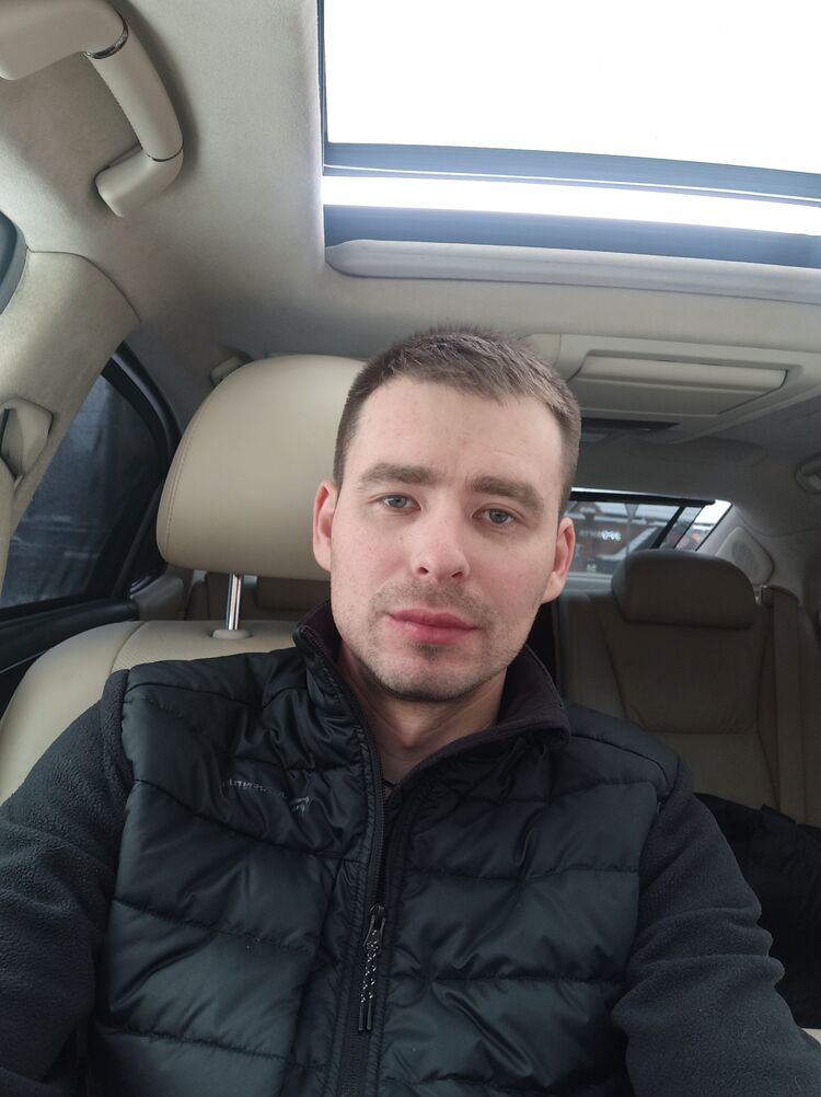  35176769  Alexander, 37 ,    