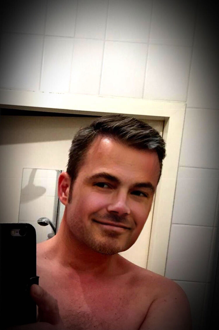  35922269  Alex, 34 ,    