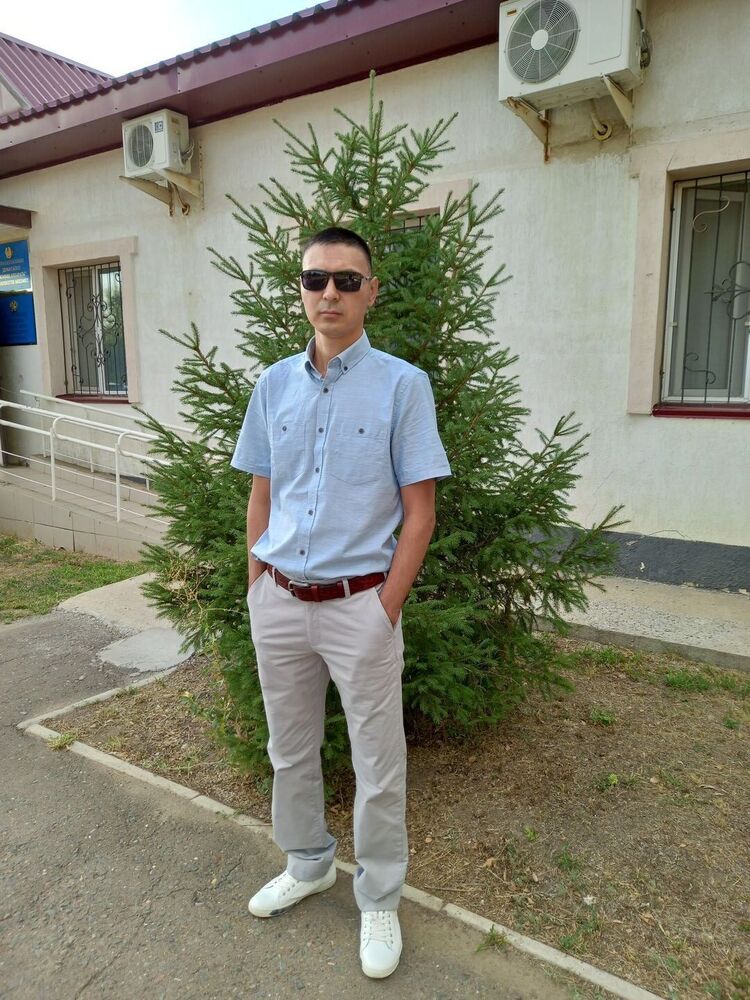  30468839  Eroxa, 43 ,    