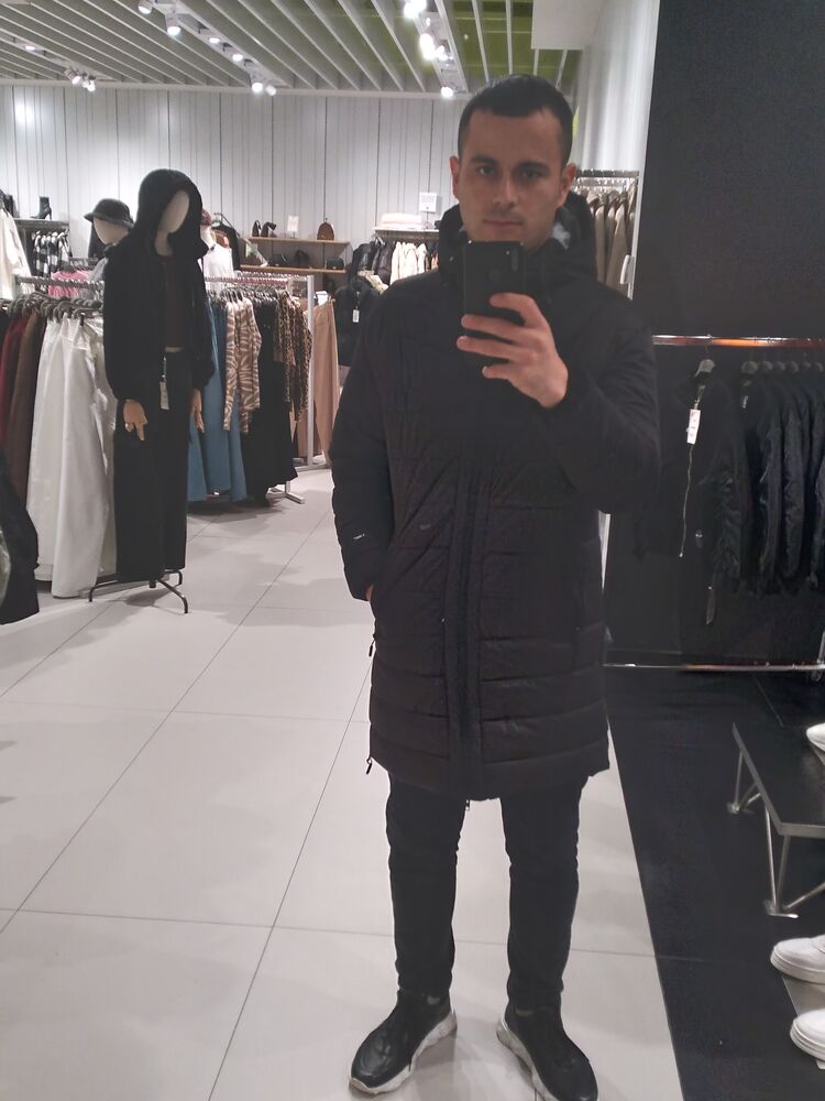  24766249  Yakudze, 28 ,    