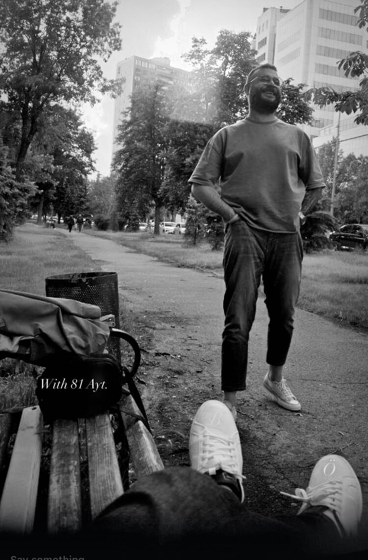  52092439  Denis, 33 ,    