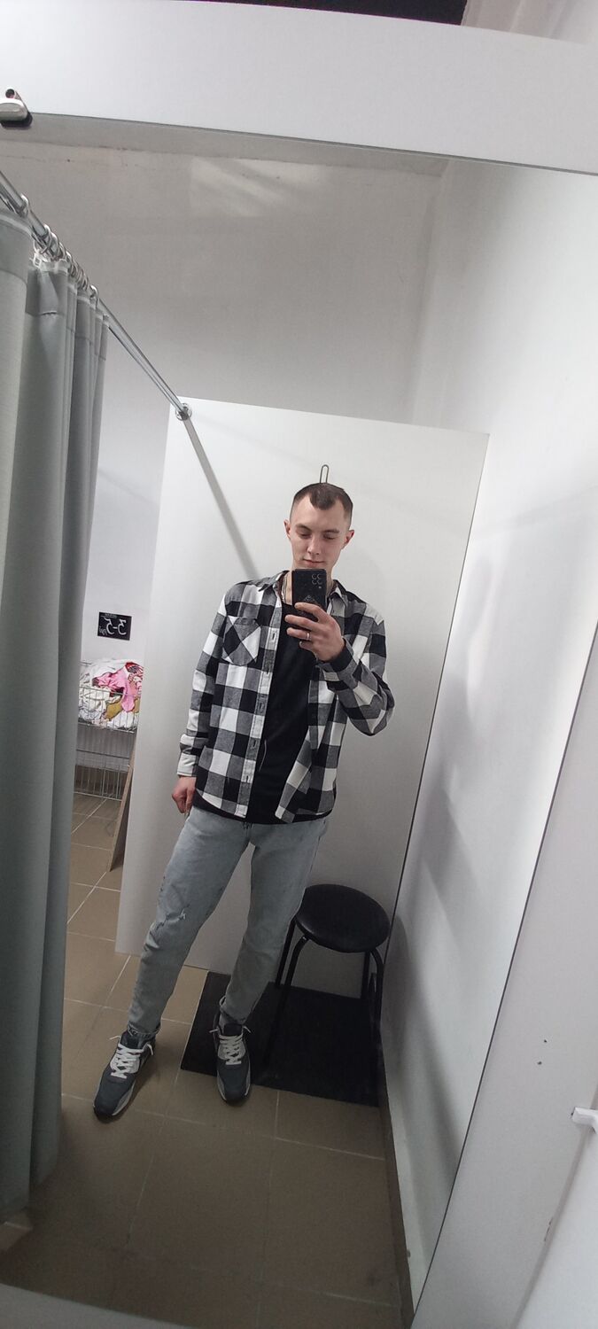  45369599  Vladislav, 24 ,    