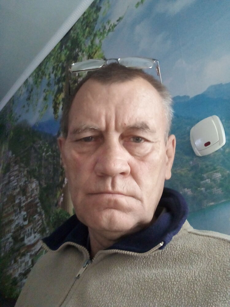  24023749  , 61 ,    