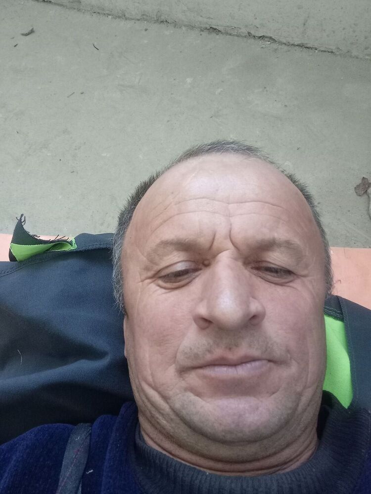  35904519  , 52 ,    