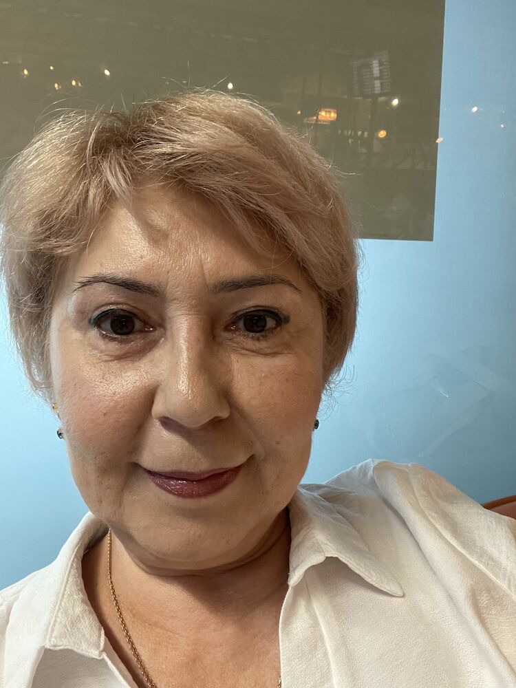  54241449  Leila, 60 ,    