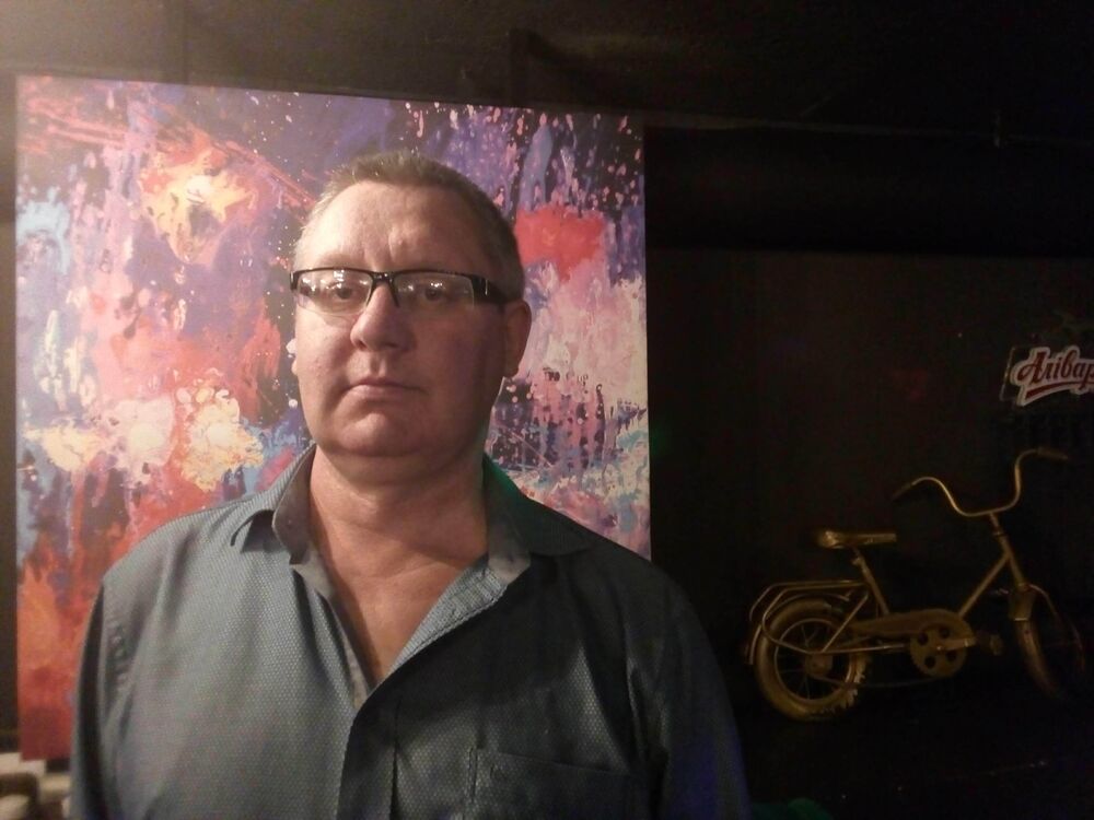  39233589  , 52 ,    