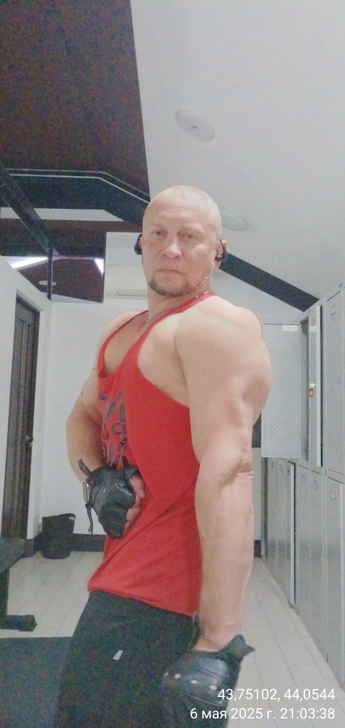  ,   Mikhail, 48 ,   ,   , c , 