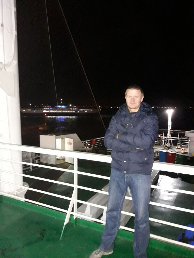  30197179  Andrei, 44 ,    