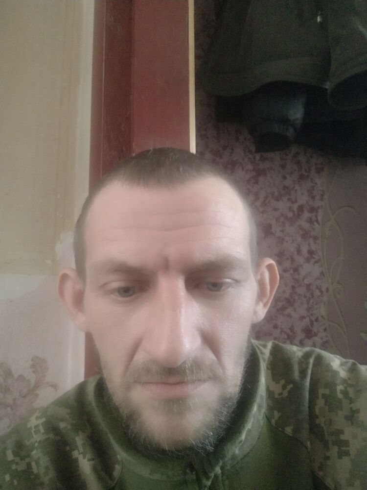  48728929  Skala, 37 ,    