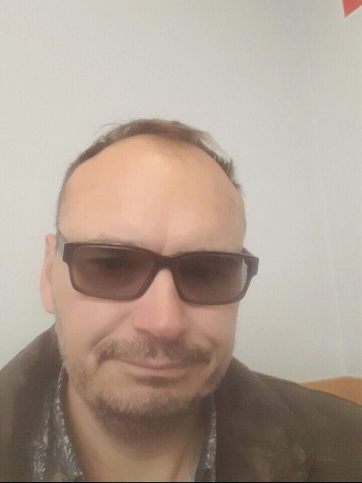  ,   Hugo Van Yal, 46 ,   ,   