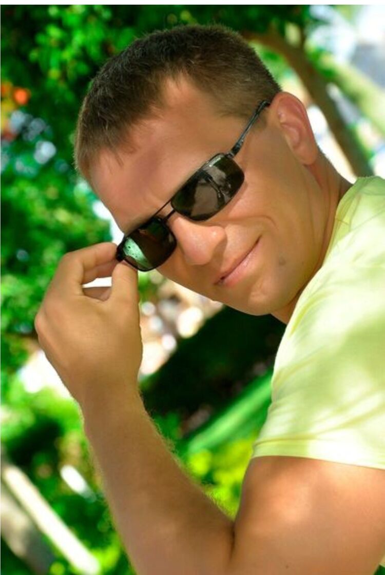  51643299  Viktor, 43 ,    