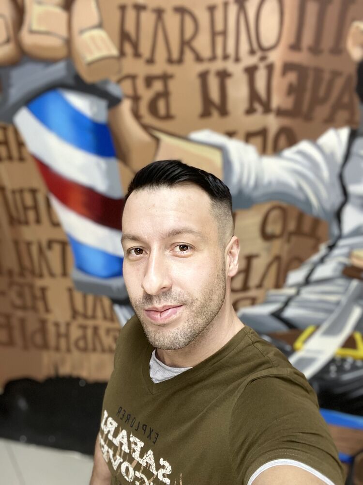  40477209  , 37 ,    