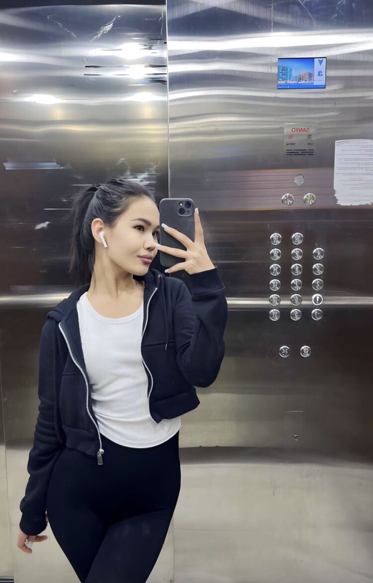  ,   Bella, 30 ,   ,   , c 