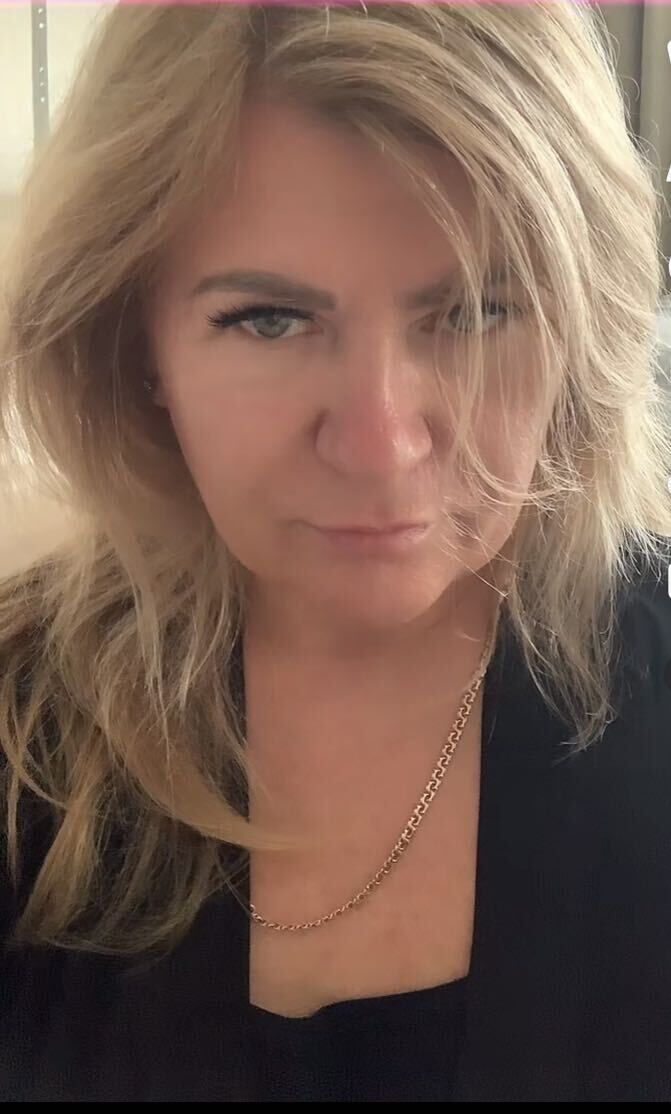  45124689  Ludmila, 54 ,    