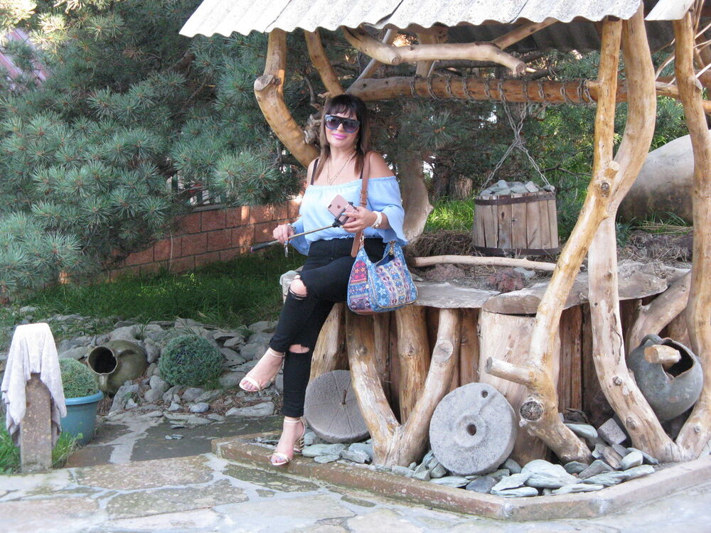  ,   Karolina, 51 ,   ,   , c 