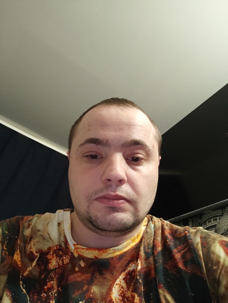  ,   Denis, 33 ,   , 