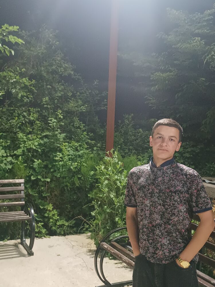  48647869  Ruslan, 25 ,    