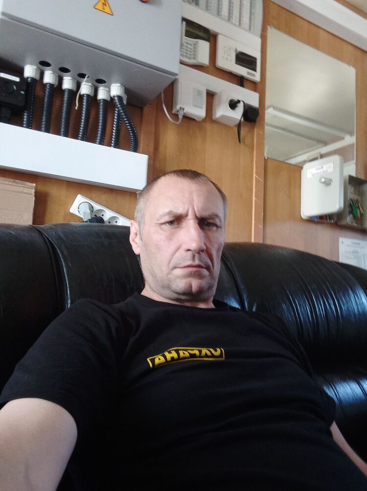  48148869  Alexander, 48 ,    