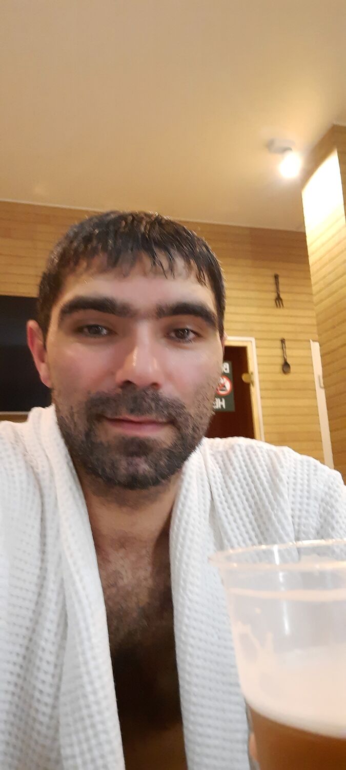  30243749  Artur, 41 ,    