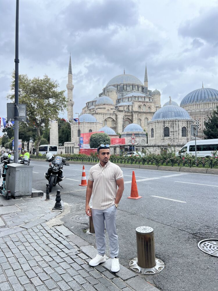  ,   Akobir, 25 ,     , c 