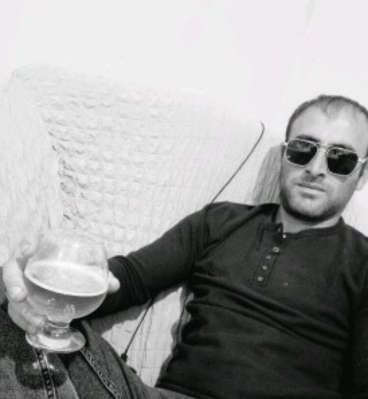  42961829  Vlad, 35 ,    