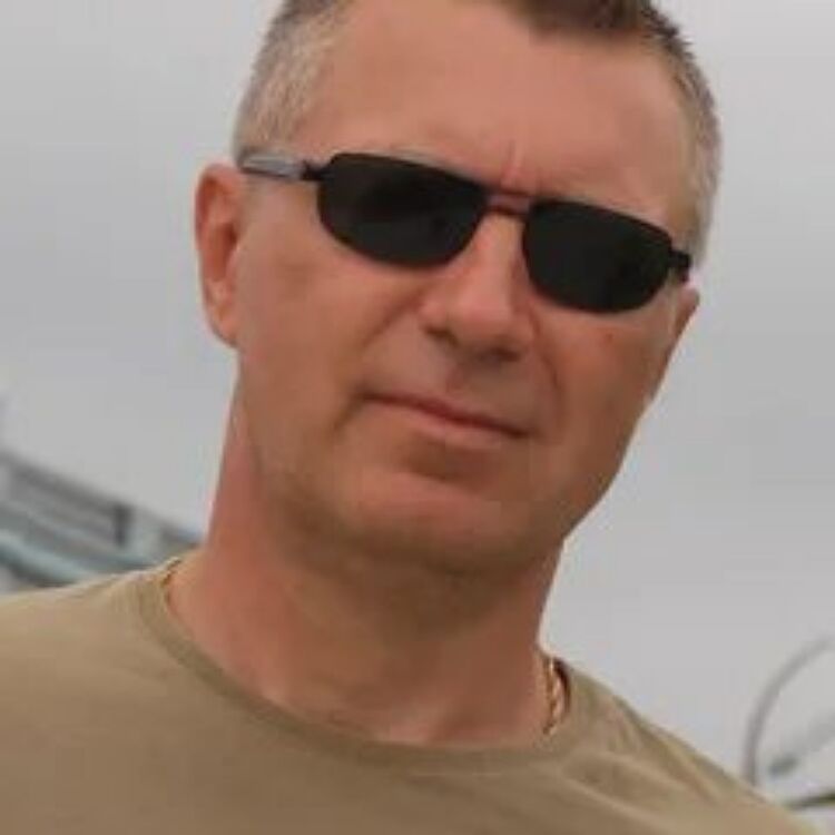  35990109  Andrey, 55 ,    