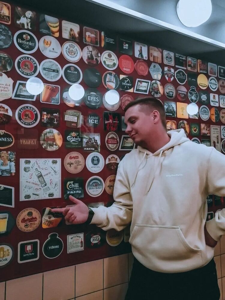  31292219  Daniil, 27 ,    