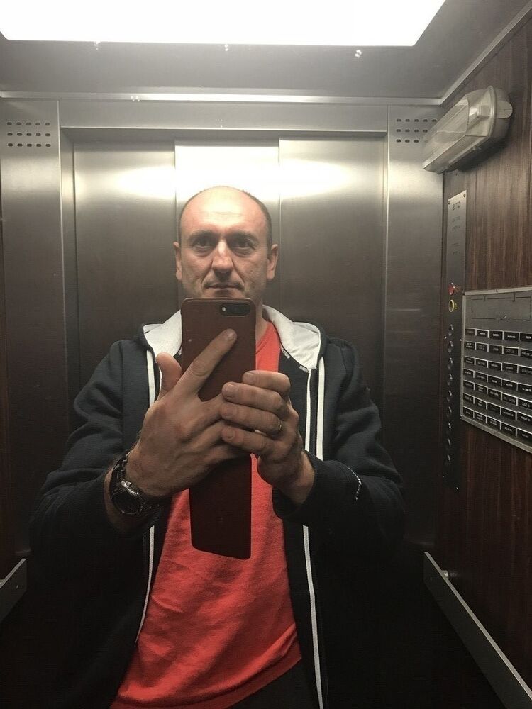  10749709  Oleg, 53 ,    