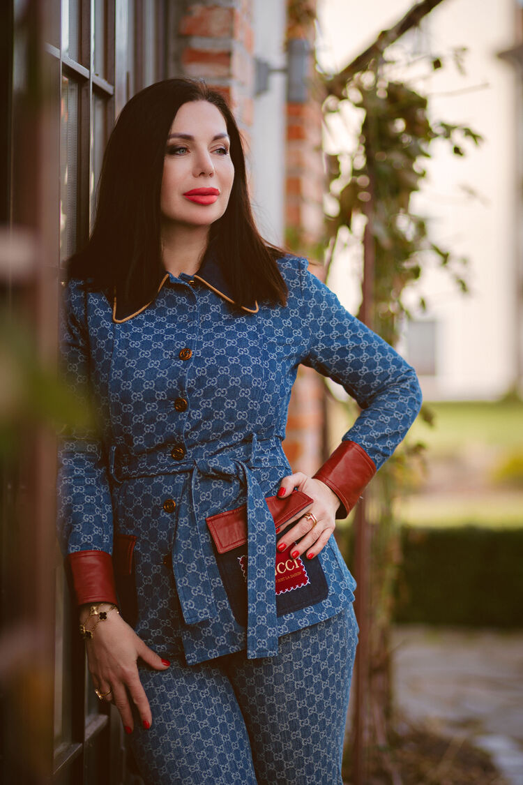  53777049  Irina, 44 ,    