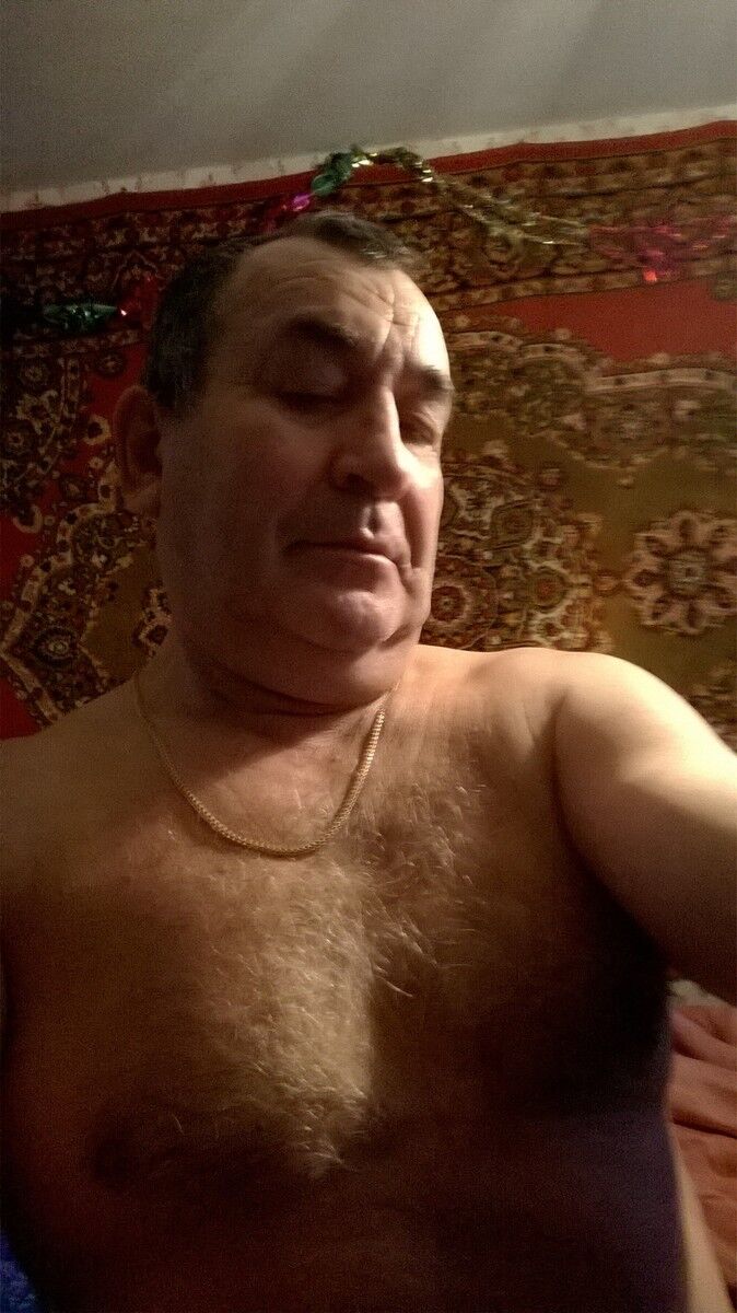  9081979  Aleksandr, 63 ,    