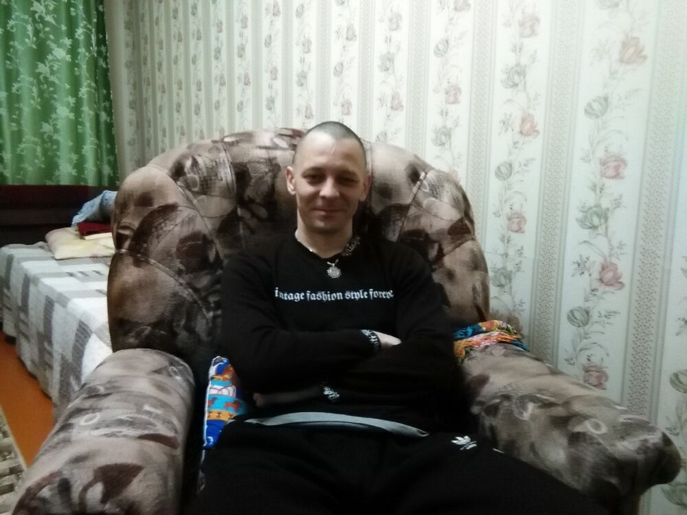  8412679  Alisher, 49 ,    