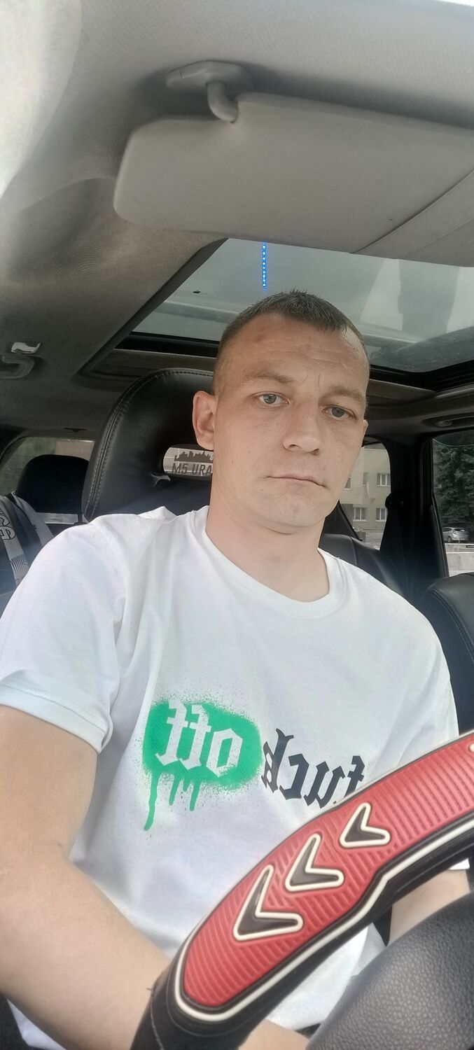  43731019  Mikhail, 38 ,    