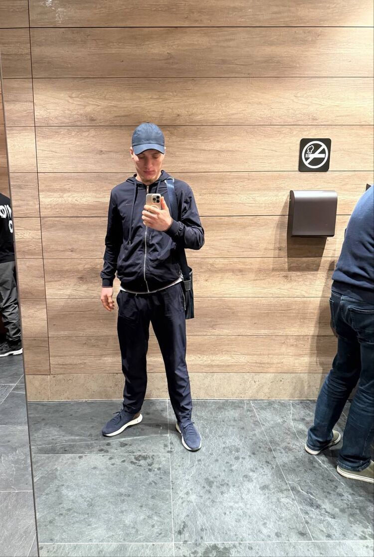  52202689  , 22 ,    -