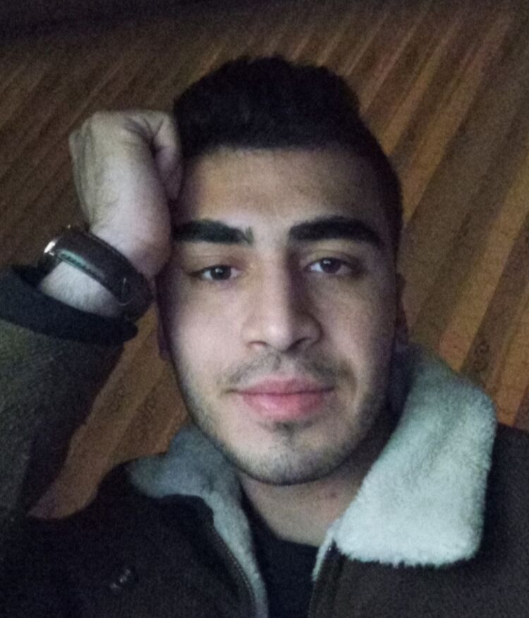  52495629  Yasin, 24 ,    