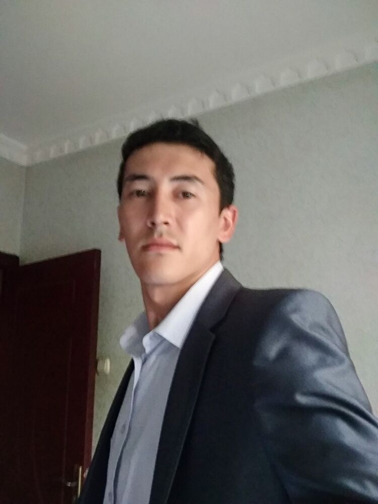  ,   Macho, 37 ,   ,   , c 