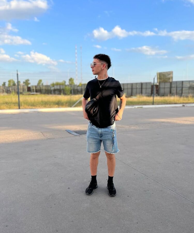  52524279  Ashley, 19 ,    