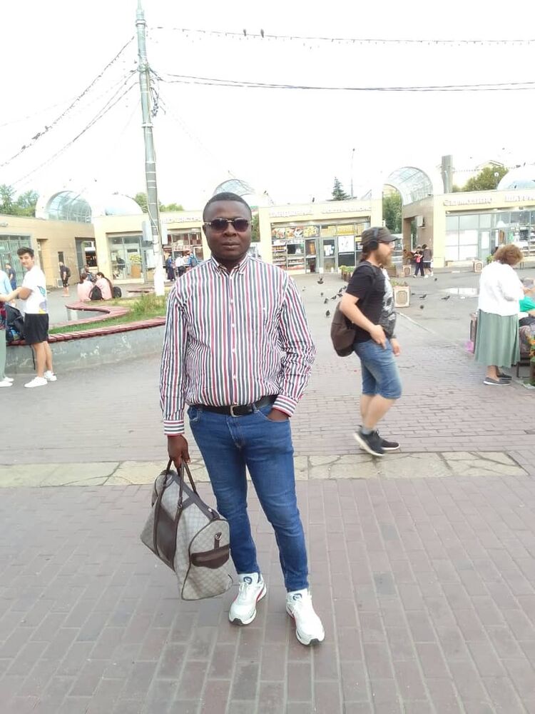  ,   Adelis, 43 ,   ,   