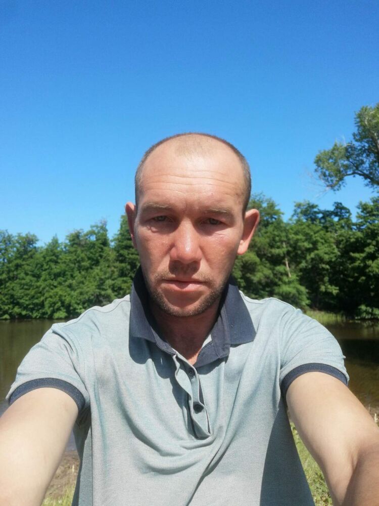  54240299  Sergei, 34 ,    