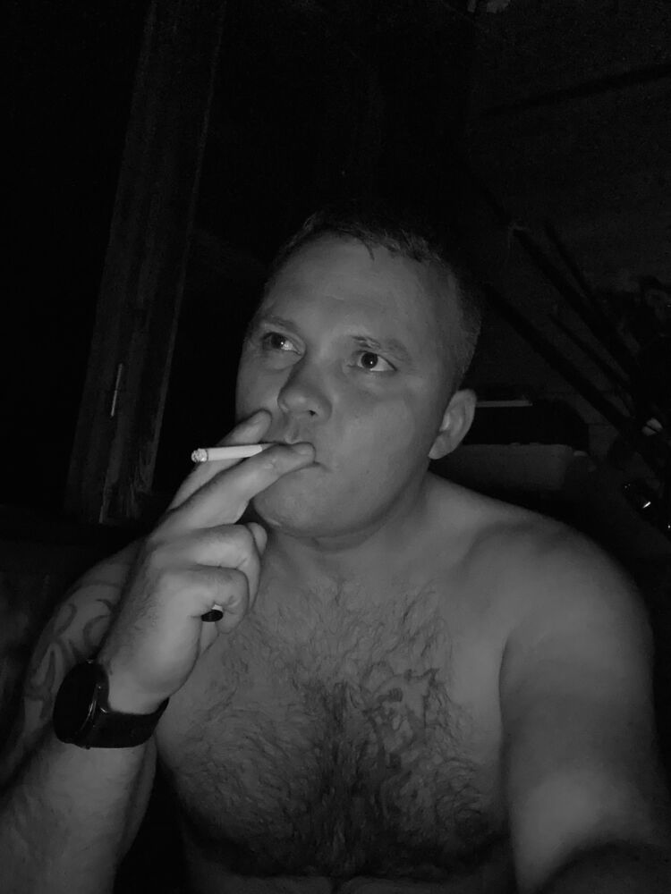  48534369  Andrej, 43 ,    