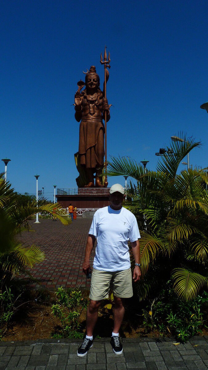  ,   Leon, 58 ,   ,   , c , 