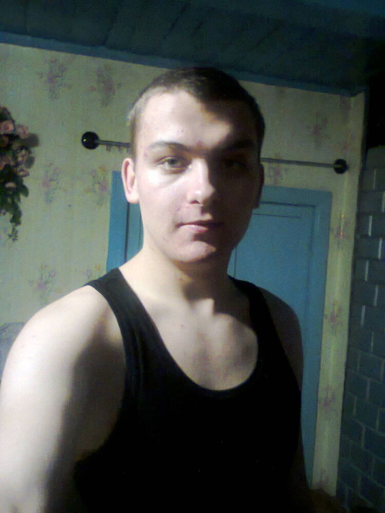  8892529  Pavel, 30 ,    